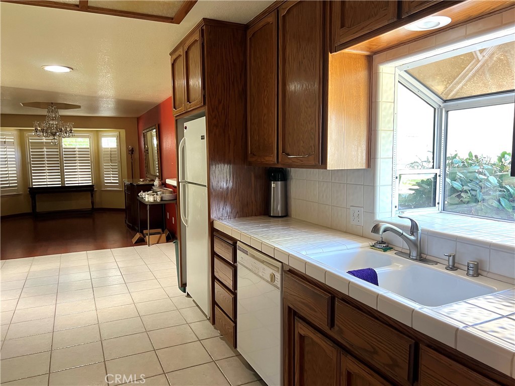 2819 Tenaya Dr, Merced, CA 95340