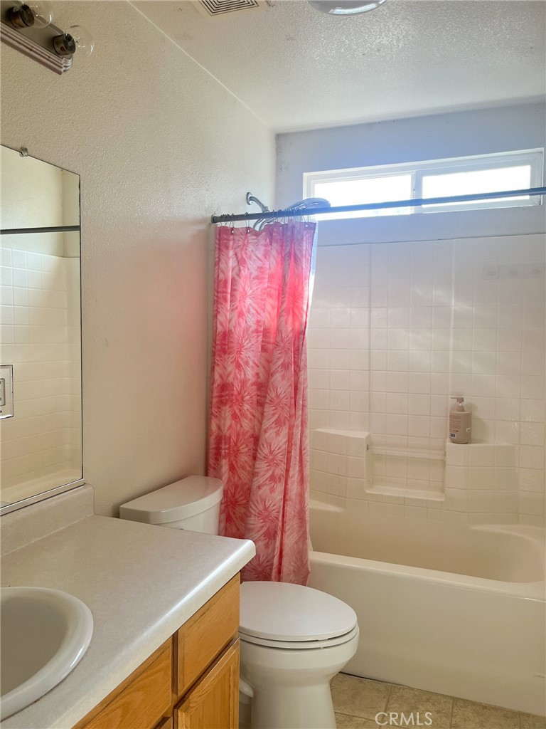 2153 W Solis St, Merced, CA 95348