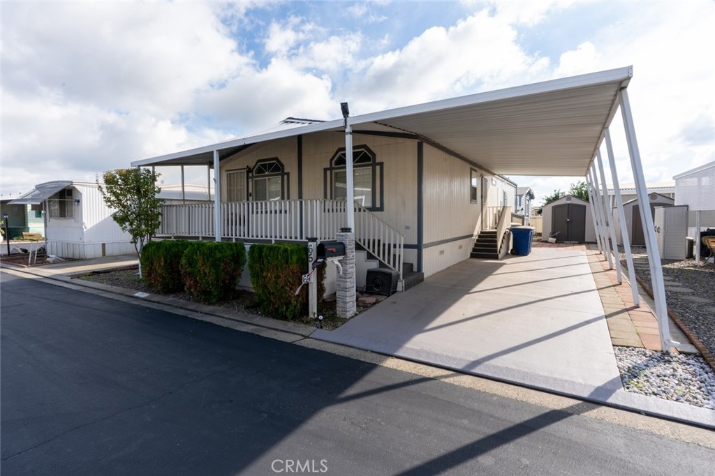 2240 Golden Oak Ln #65, Merced, CA 95341