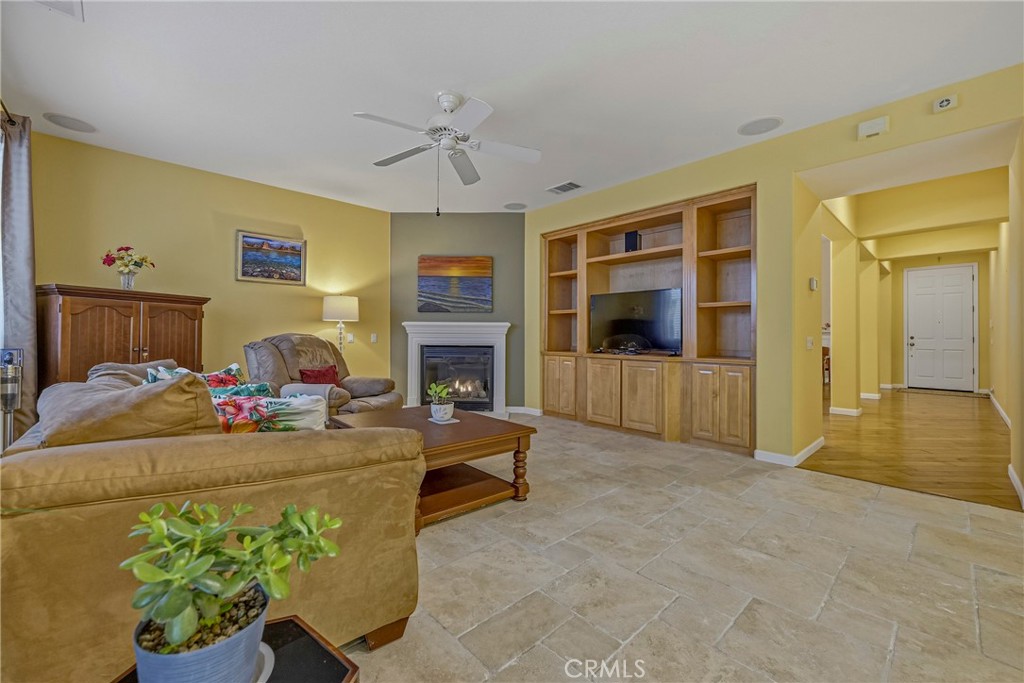 1258 Avignon, Merced, CA 95348