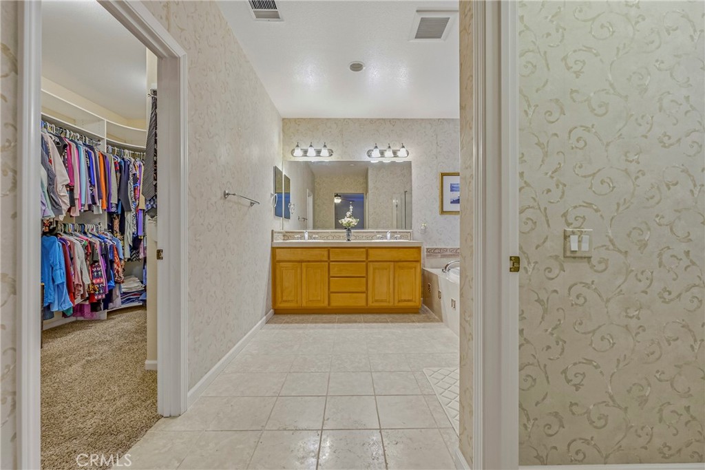 1258 Avignon, Merced, CA 95348