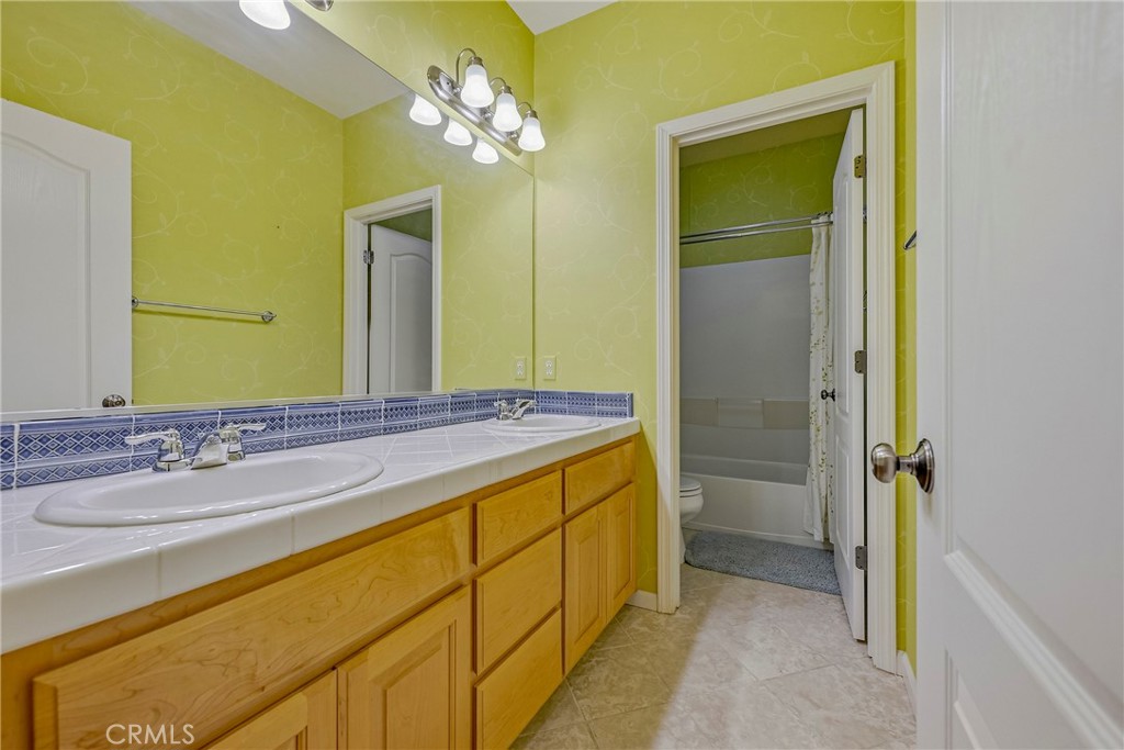 1258 Avignon, Merced, CA 95348