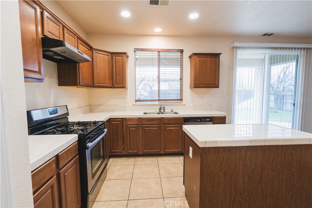 4315 Strathmore, Merced, CA 95348