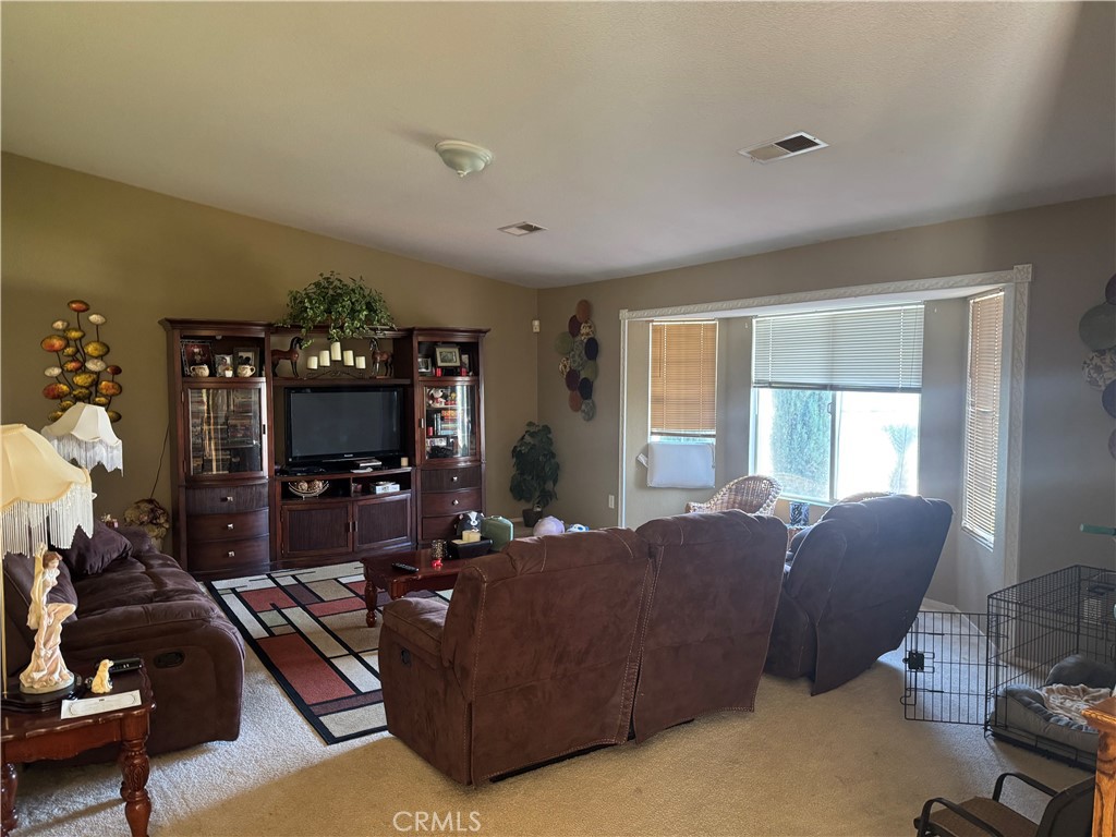 596 St Teresa Ct, Merced, CA 95341