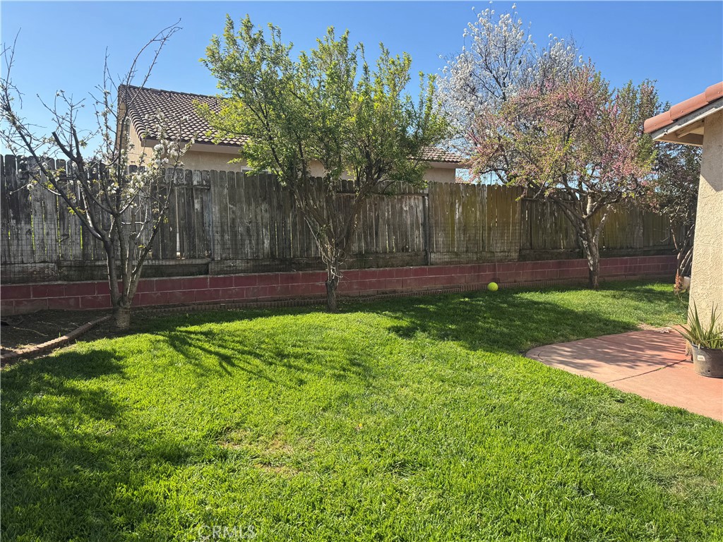 596 St Teresa Ct, Merced, CA 95341