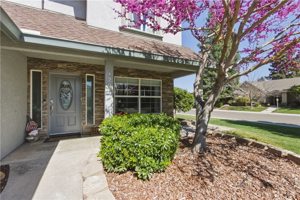 1201 W Donna, Merced, CA 95348