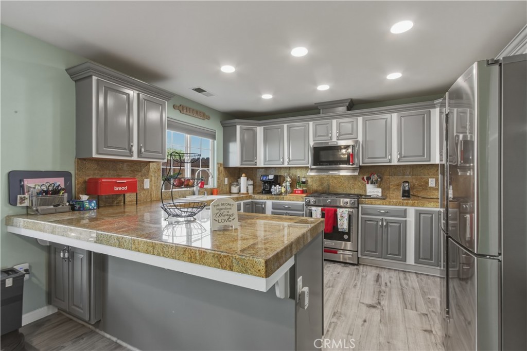 1201 W Donna, Merced, CA 95348