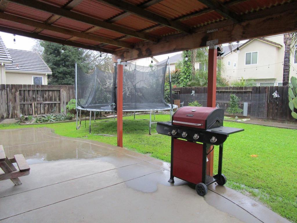 413 Hydrangea Ct, Merced, CA 95341