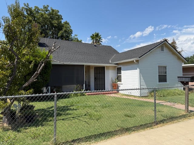 2229 \'\'P\'\' Street, Merced, CA 95340