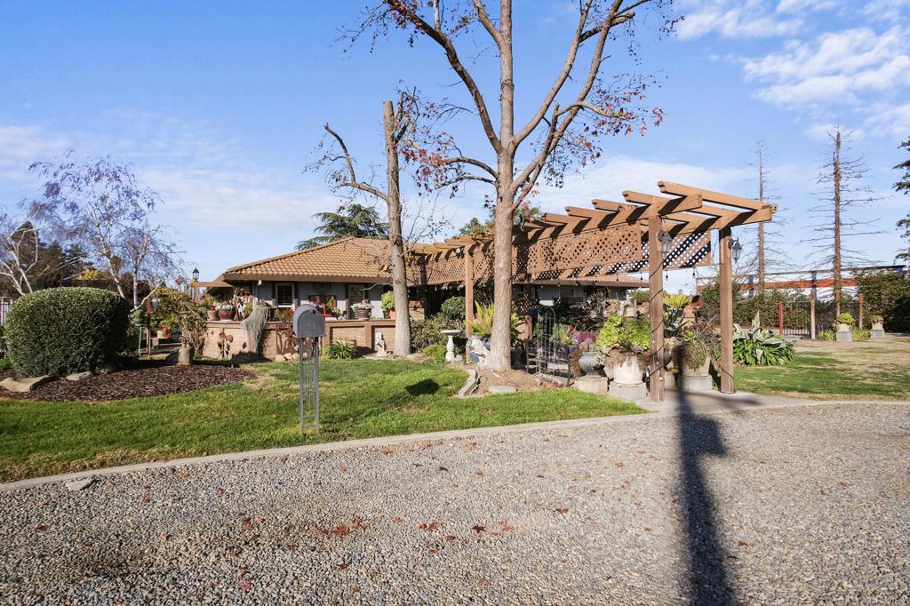 3629 N Lake Rd, Merced, CA 95340