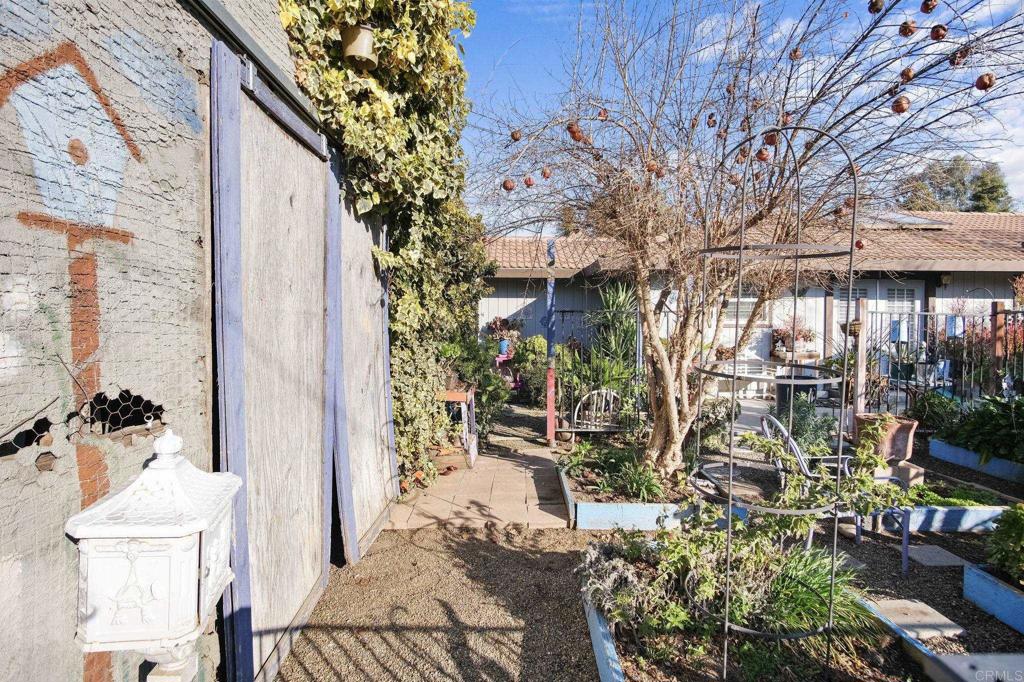 3629 N Lake Rd, Merced, CA 95340