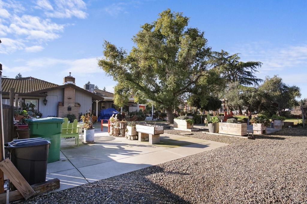 3629 N Lake Rd, Merced, CA 95340