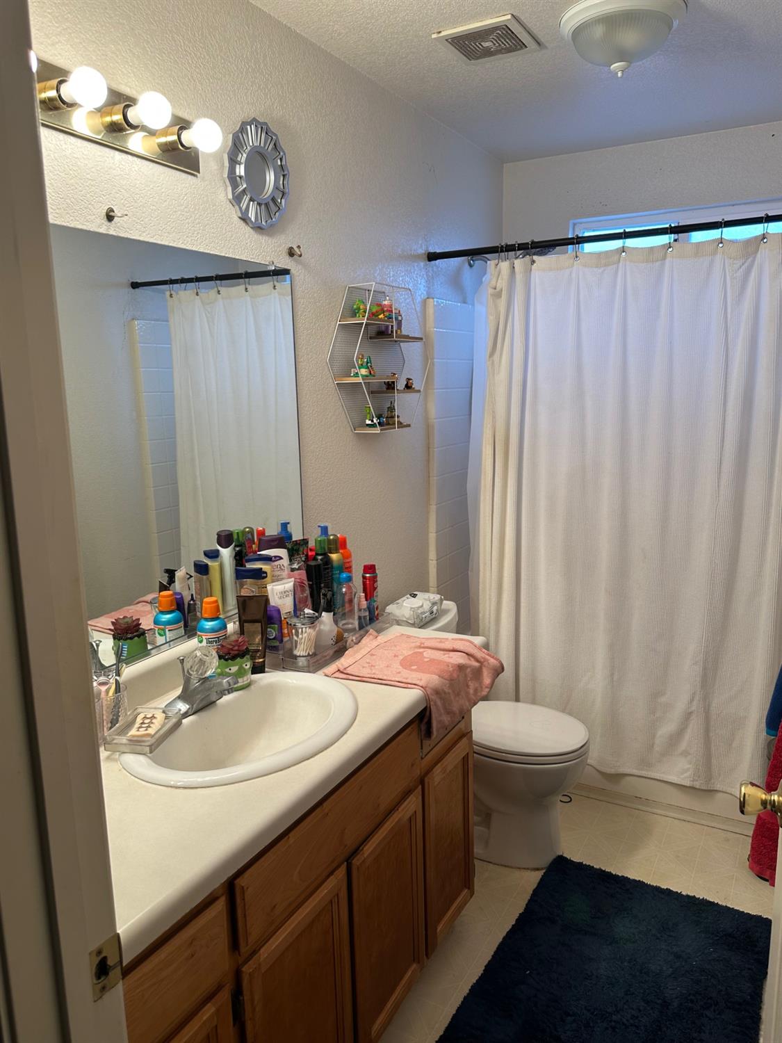 596 ST Teresa St, Merced, CA 95341
