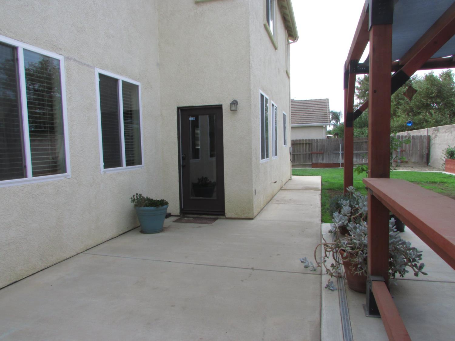 317 Daisy Ct, Merced, CA 95341