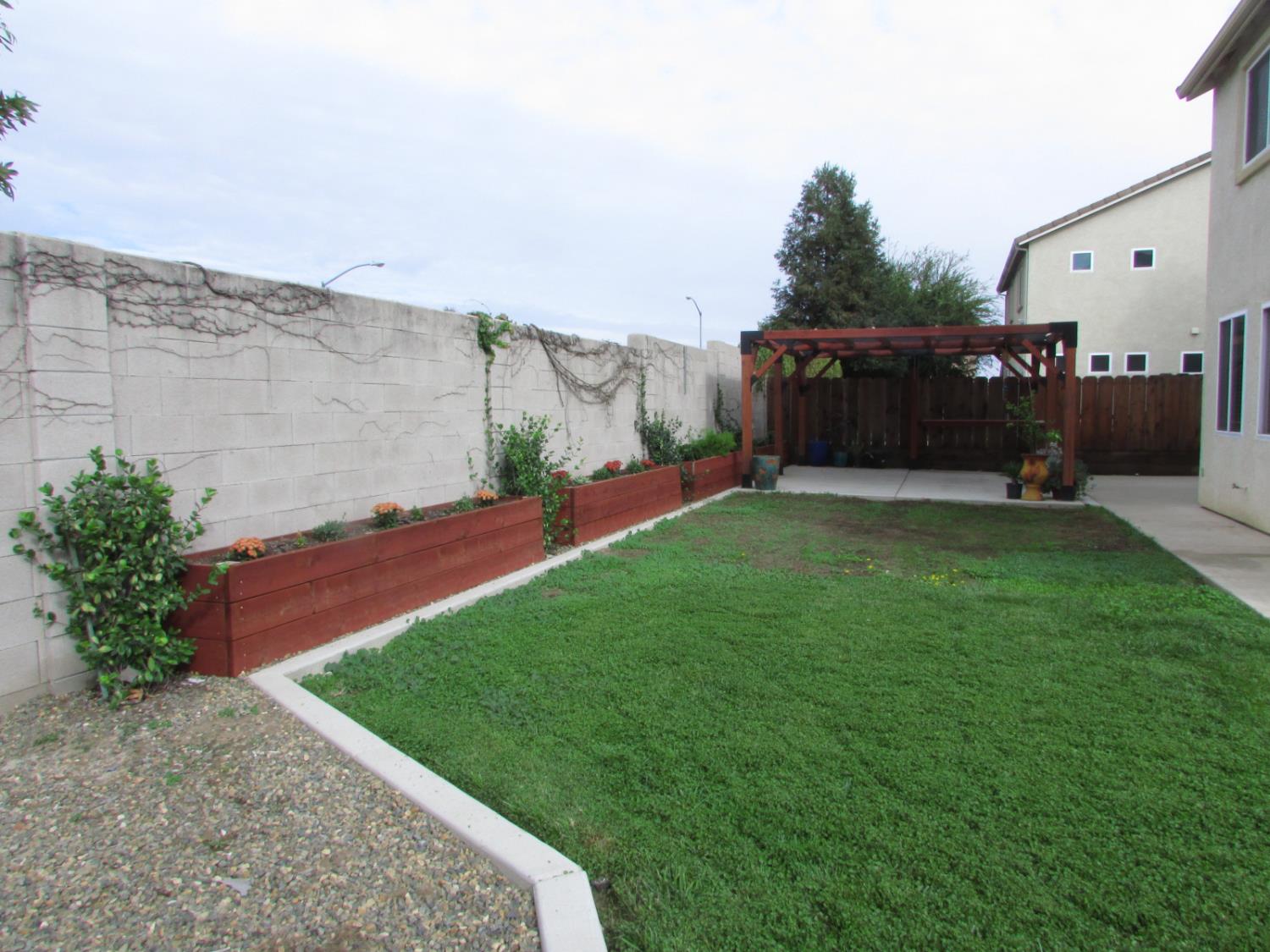 317 Daisy Ct, Merced, CA 95341
