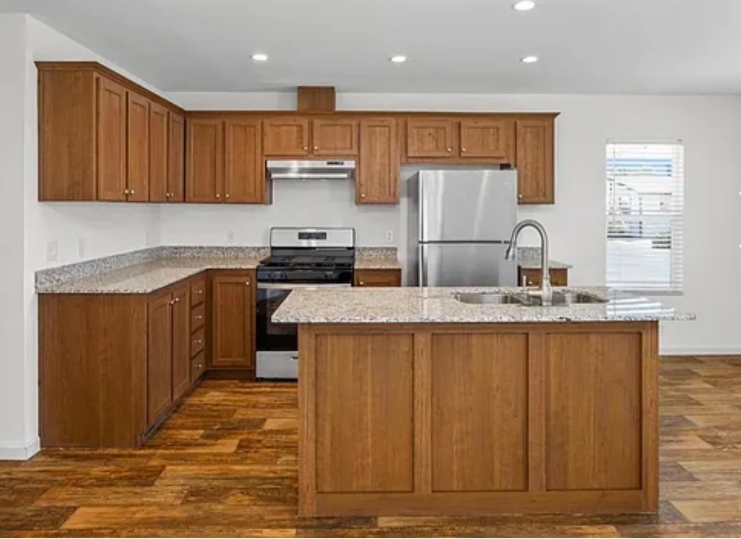 2240 Golden Oak Ln #104, Merced, CA 95341