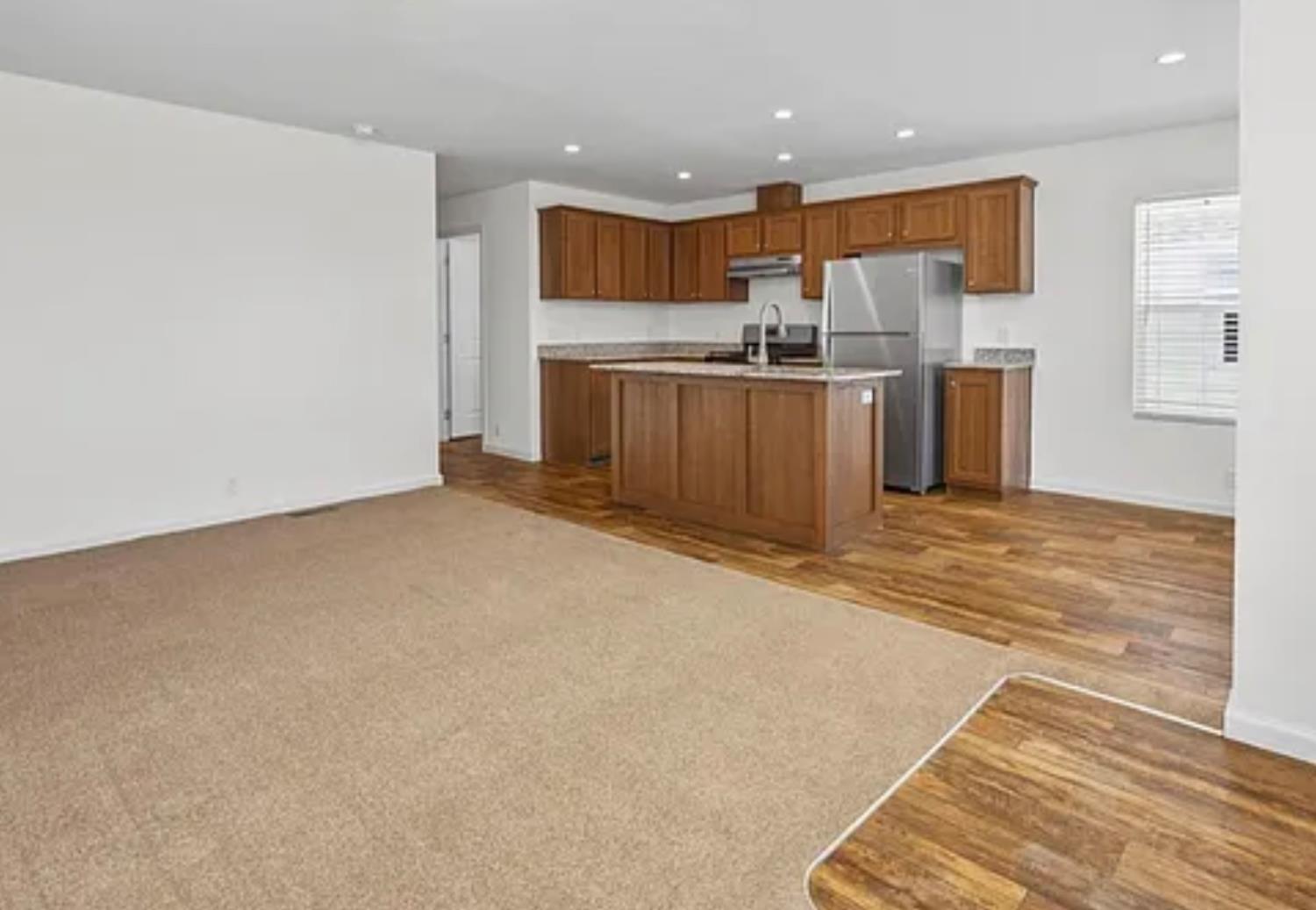 2240 Golden Oak Ln #104, Merced, CA 95341