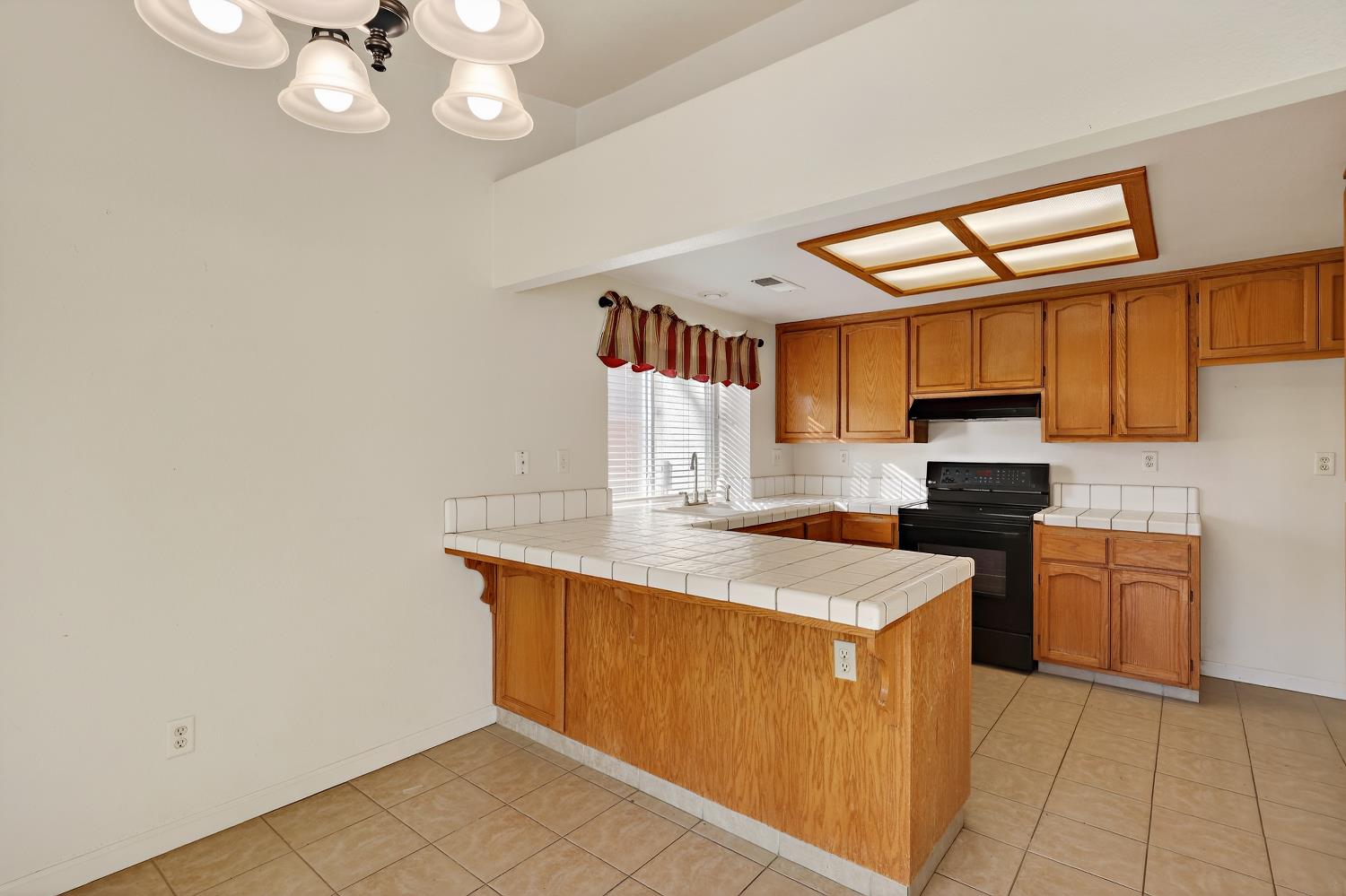 1844 Springfield, Merced, CA 95340