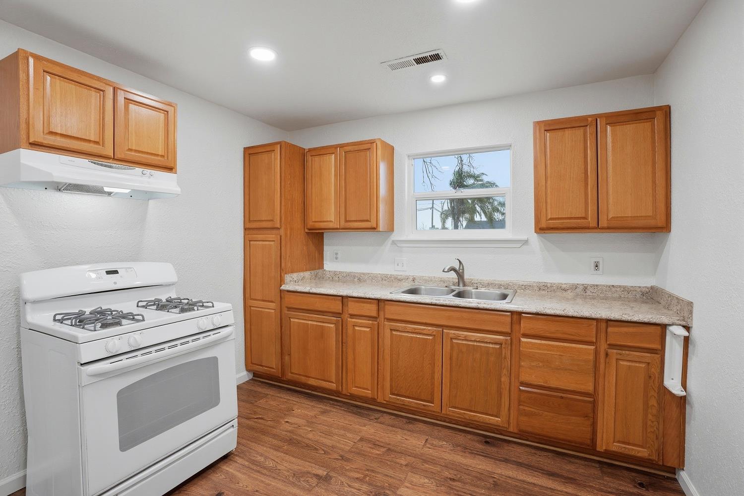 2410 E Gerard, Merced, CA 95341