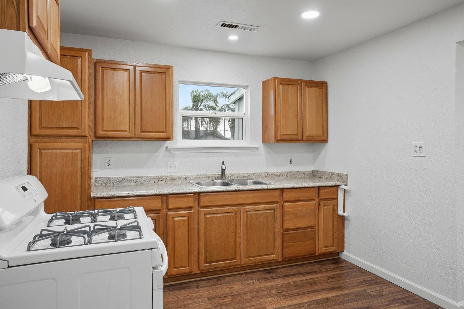 2410 E Gerard, Merced, CA 95341