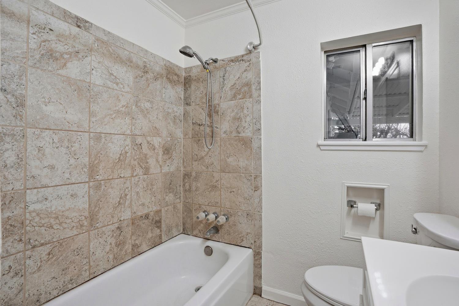 2410 E Gerard, Merced, CA 95341